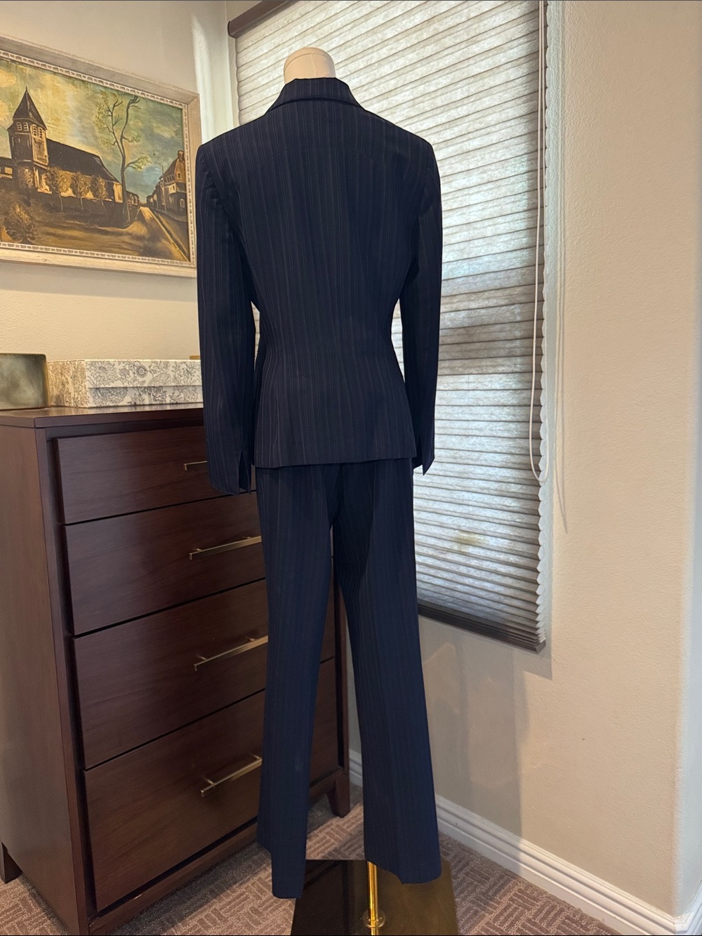 Anne Klein Navy Pinstripe Women's Suit - Two-Piece Blazer & Pants. Size 4&6 - Picture 3 of 10